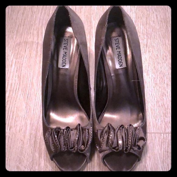 Steve Madden Brown Satin Heels - Picture 5 of 5